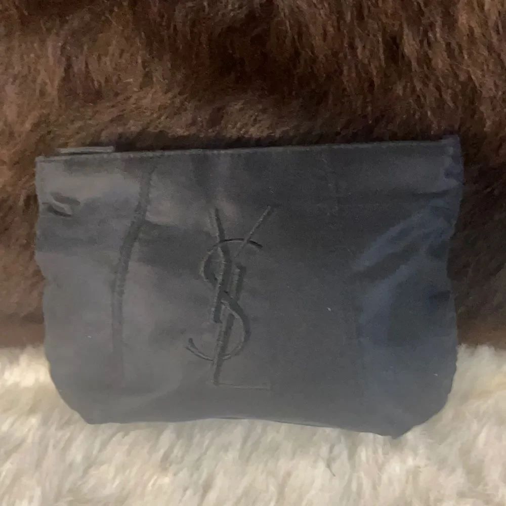 Yves Saint Laurent make up bag (3537C)